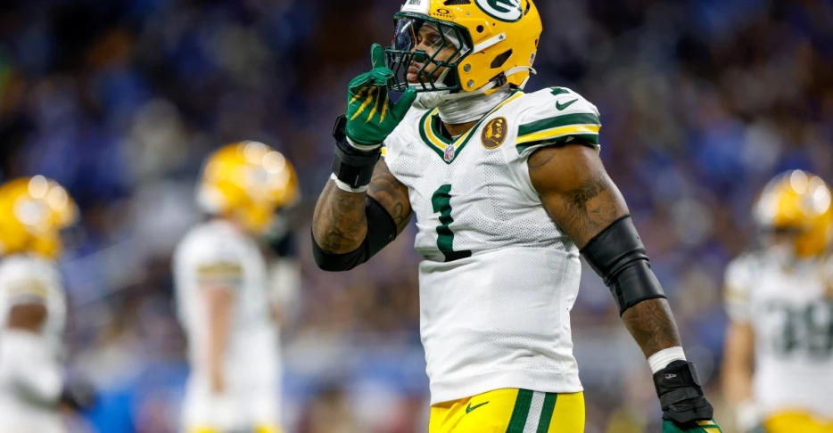 Micah Parsons goes down with non-contact knee injury