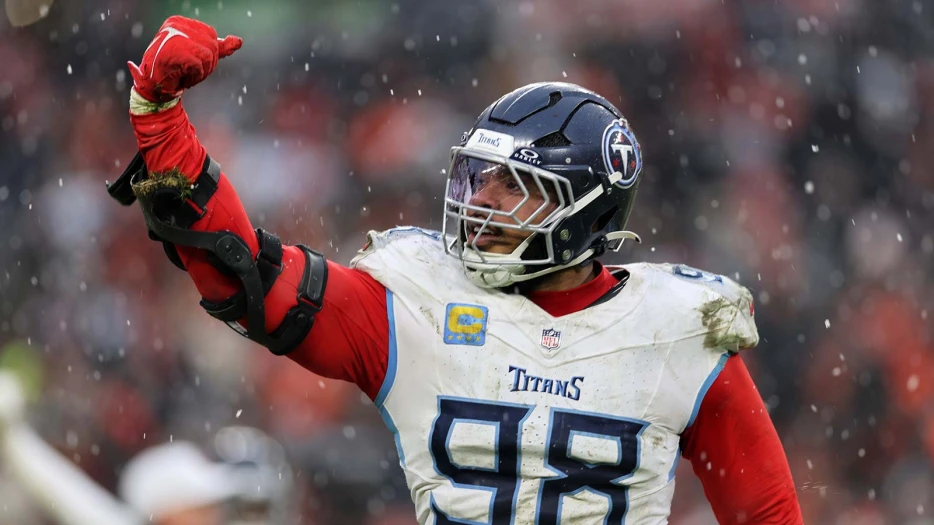 Titans’ Cam Ward finds Jeffrey Simmons for wild scramble drill TD