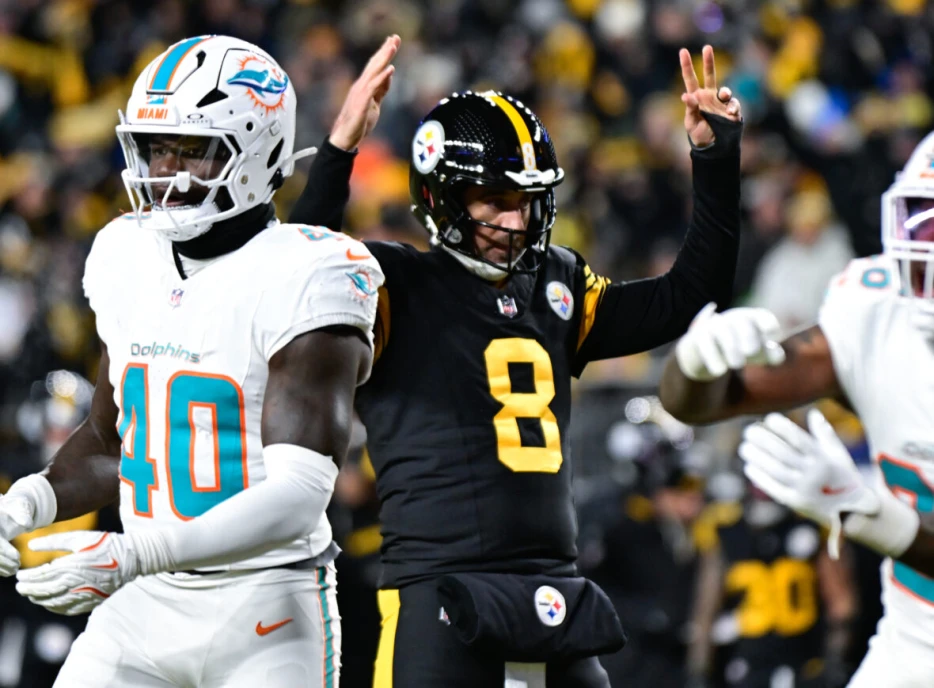 Aaron Rodgers, Steelers Offense Starting to Find Their Stride: ‘He Can Still Spin the Ball’