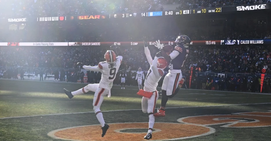 Caleb Williams TD Throw mirrors greatest throw in NFL history