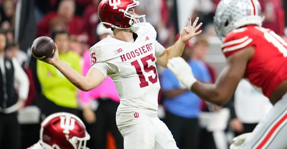 Cardinals make bold move, select franchise quarterback in latest mock draft