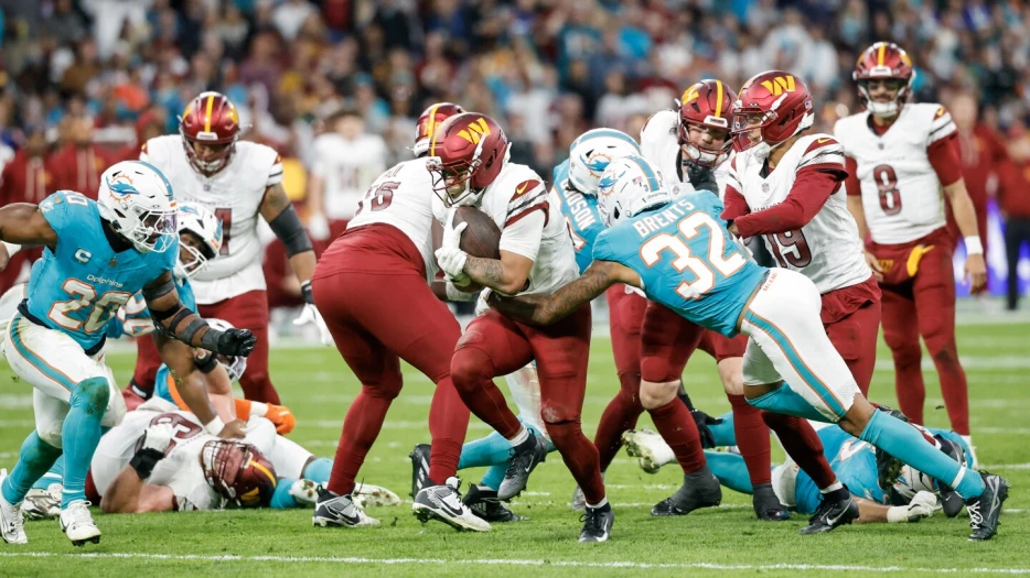 Deebo Samuel, Chris Rodriguez get Commanders' offense going