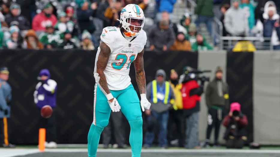 Dolphins’ Ollie Gordon II gets injury status update during Steelers clash