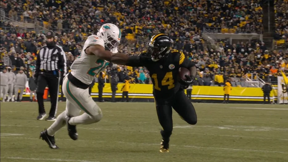 Film Room: Kenneth Gainwell Wins As Versatile Chess Piece Against Dolphins