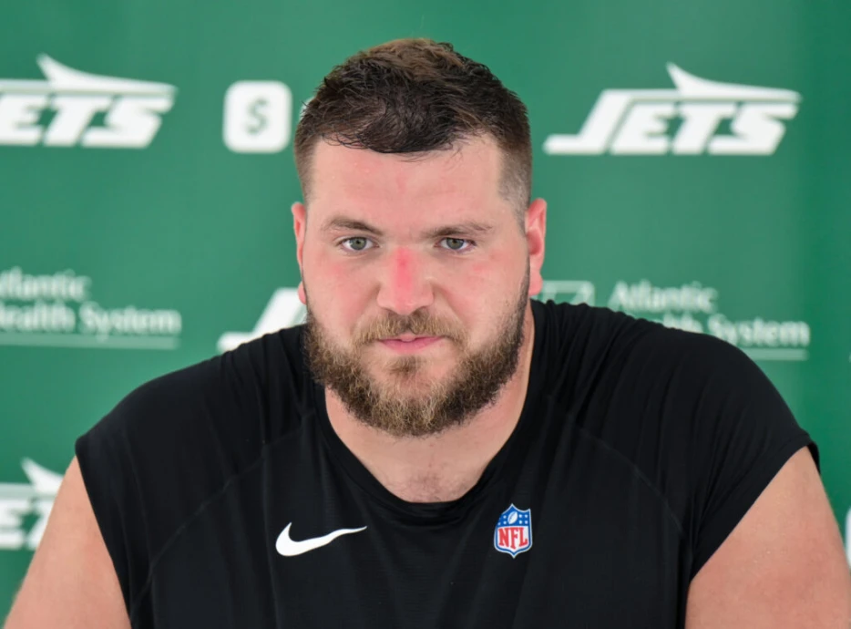 Jets, C Josh Myers Agree To Extension