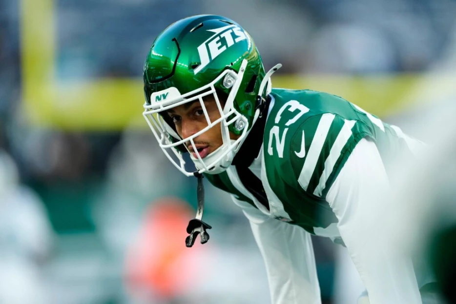 Jets Place DB Isaiah Oliver On IR