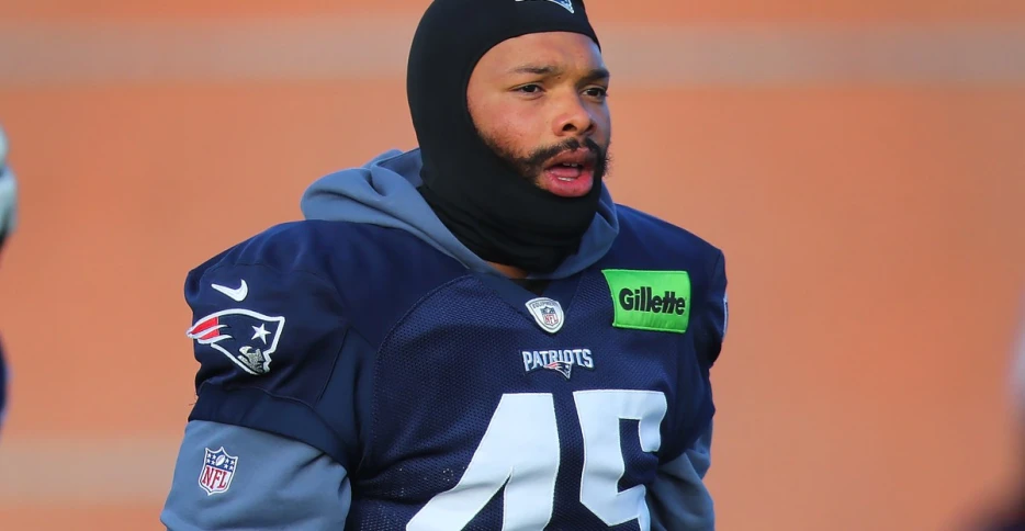 NY Giants awarded OLB off waivers from New England Patriots