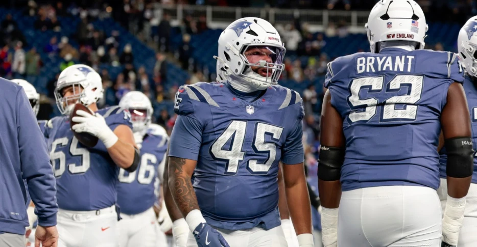 Patriots waive linebacker Caleb Murphy, opening roster spot for reported addition