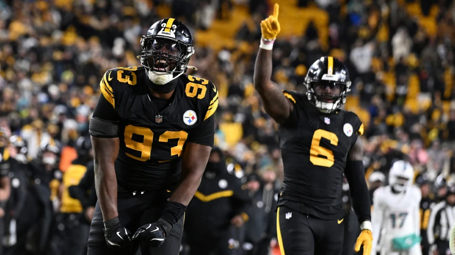 Steelers keep MNF streak alive with huge win over Dolphins