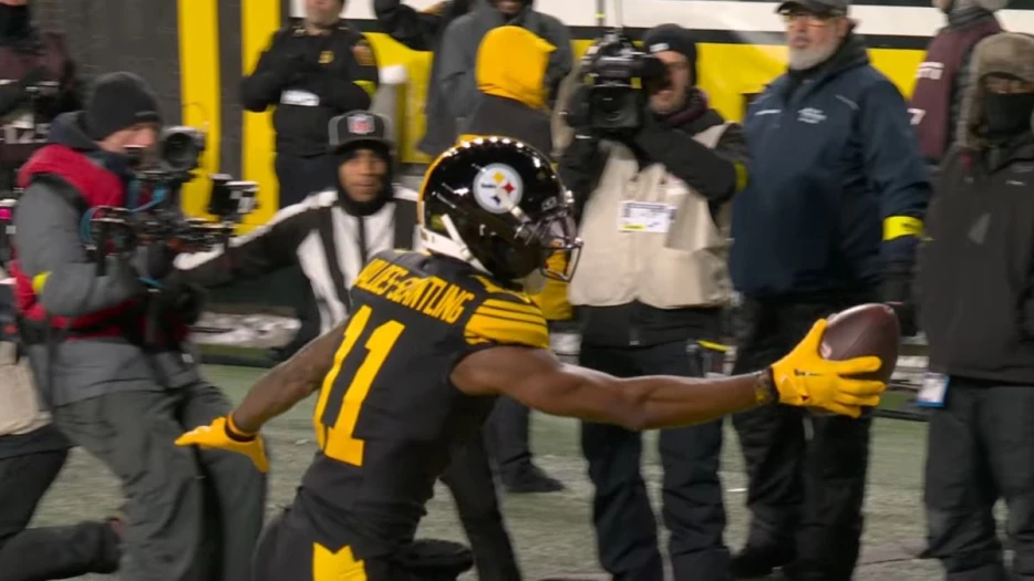 Watch: Marquez Valdes-Scantling Hauls In First TD As A Steeler
