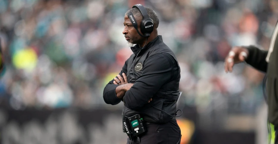 Aaron Glenn and the Trap of Leaders of Men