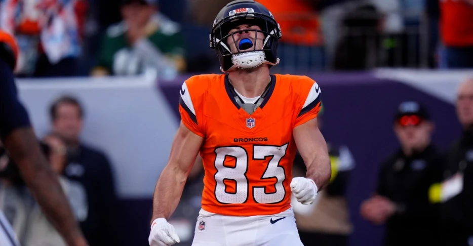 Broncos snaps and stats for the win over the Packers