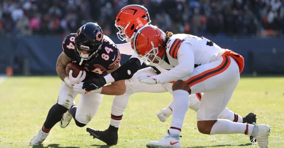Browns defense picked apart too easily in Week 15 vs Bears, but all we care about now is Garrett