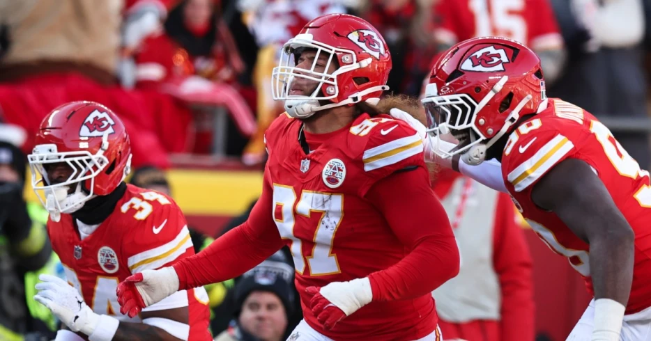 Chiefs’ rookie Ashton Gillotte sets the table for larger role in 2026