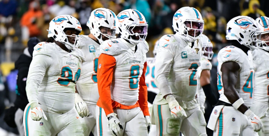 Dolphins Waive Vet Edge Rusher Who Could Help Steelers