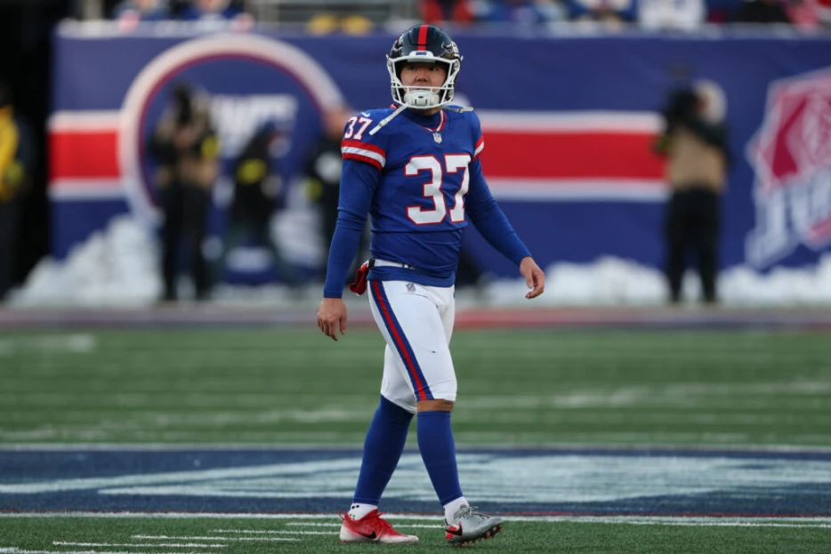 Giants Waive K Younghoe Koo, Claim LB Caleb Murphy