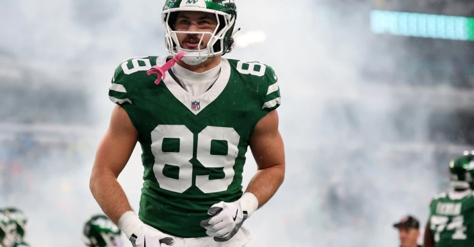 Jets and Jeremy Ruckert agree to a contract extension