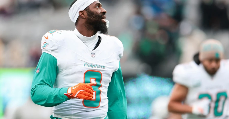 Miami Dolphins release veteran OLB Matthew Judon