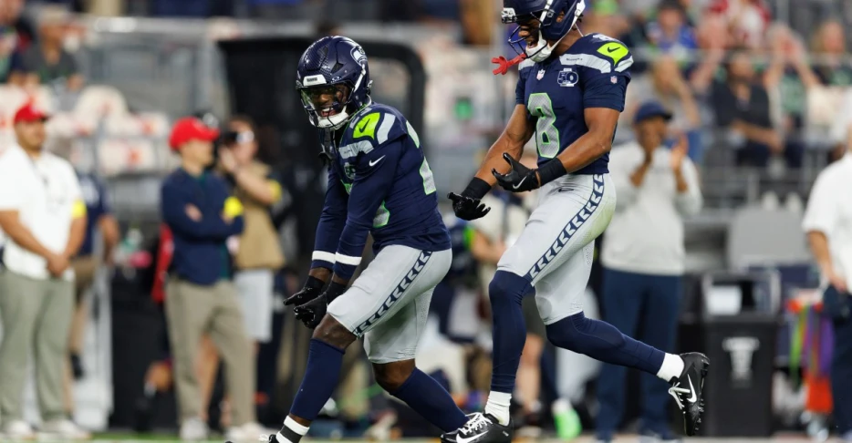 Seahawks waive core special teamer