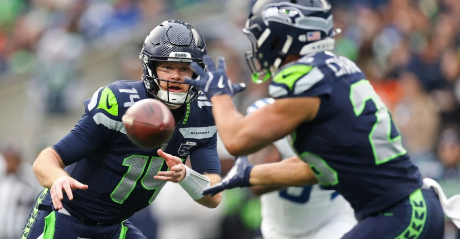 The Seahawks should abandon the run game to win the division