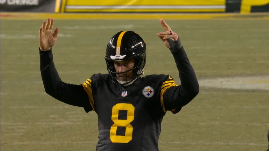 Aaron Rodgers Could Prevent Steelers From Being ‘Punchline’ In Playoffs, Analyst Says