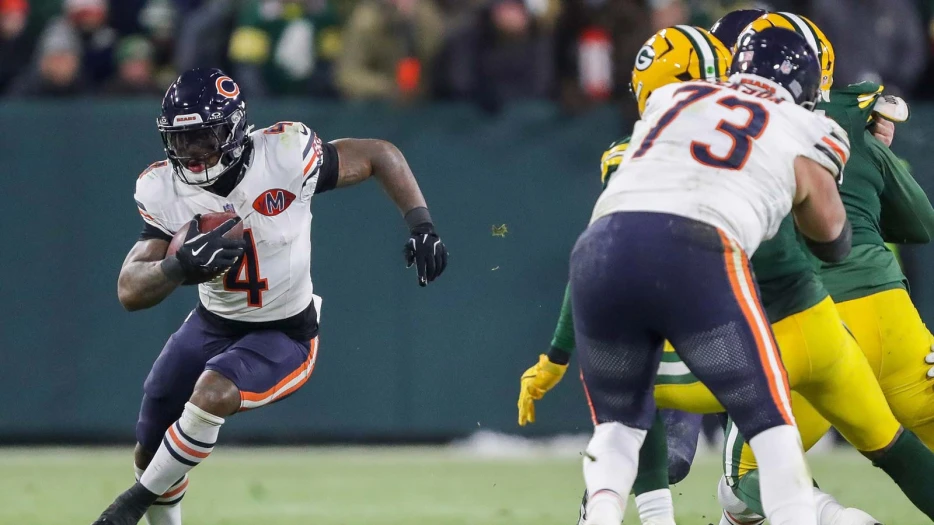 D’Andre Swift joins Rome Odunze, Luther Burden on injury report for Bears-Packers