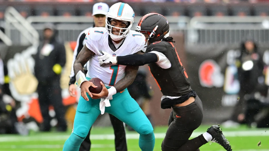 Dolphins QB Tua Tagovailoa’s instant reaction to benching – ‘Not happy about it’