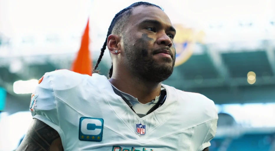 Ex–Super Bowl Champion Explains Why the Dolphins Benched Tua Tagovailoa