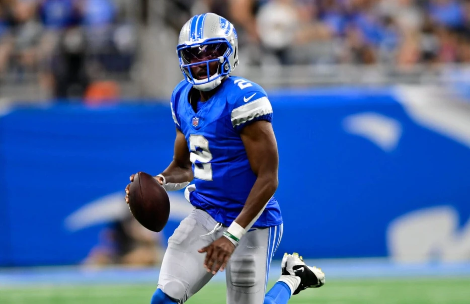 Former 3rd-Round QB Signs Elsewhere after Tryout with Steelers