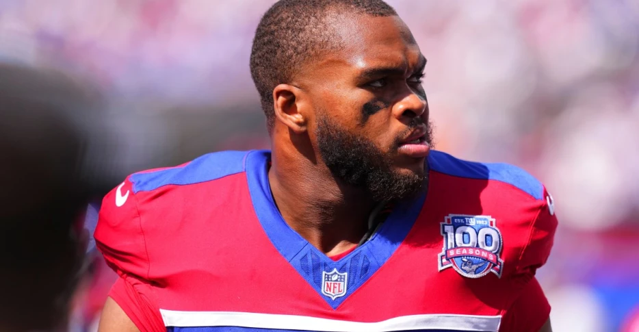 NY Giants injury news: Evan Neal sidelined after one day with back issue