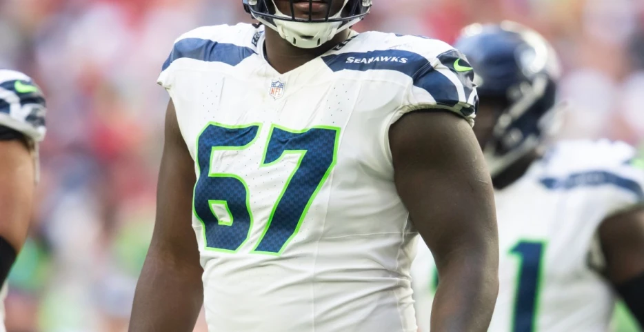 Seahawks-Rams Week 16 injury news: Charles Cross potentially out for rest of regular season