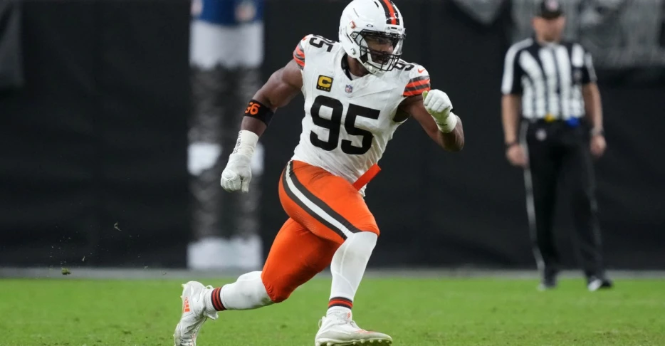 Daily Dawg Chow 12/19; Browns, Myles Garrett get set for Buffalo Bills