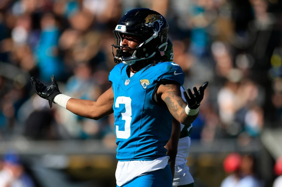 Jaguars Signing WR Jakobi Meyers To Three-Year, $60 Million Extension