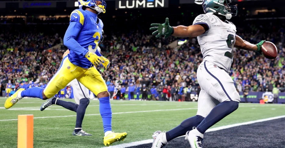 Post-Snap Reads 12/19: Everything happens in Seahawks win over the Rams
