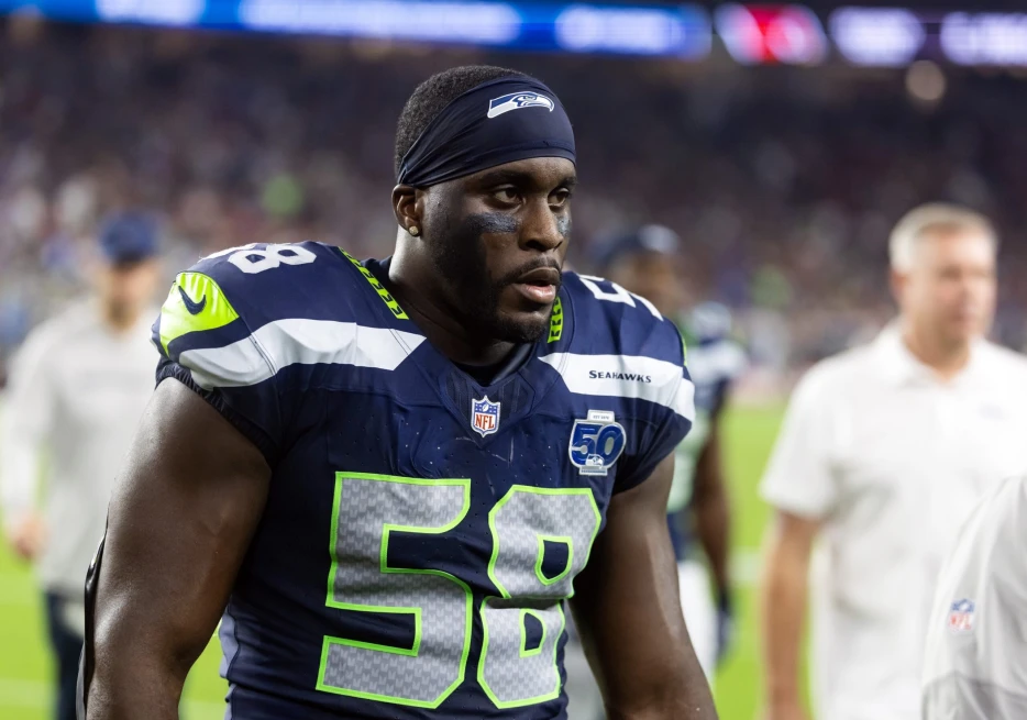 Seahawks LB Derick Hall Suspended One Game For Unnecessary Roughness &amp; Unsportsmanlike Conduct