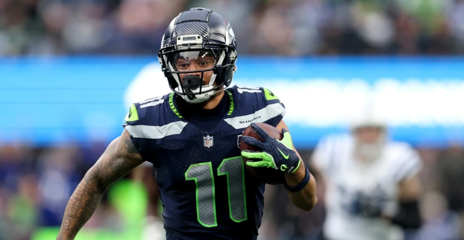 Week 16 NFL TV Schedule and Playoff Scenarios: Live game message board and fan discussion