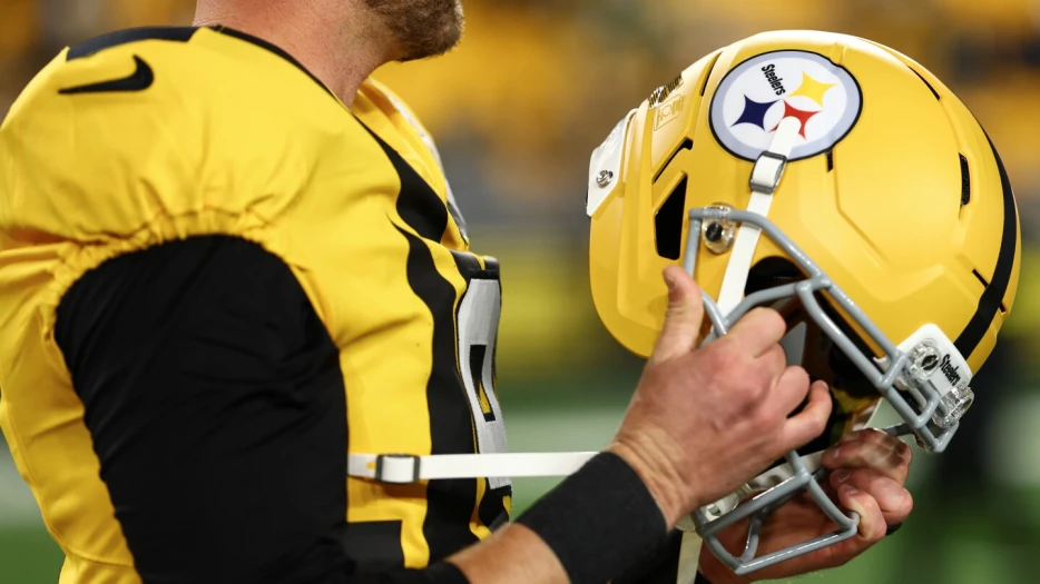 With Aaron Rodgers injured, Steelers worked out a pair of quarterbacks