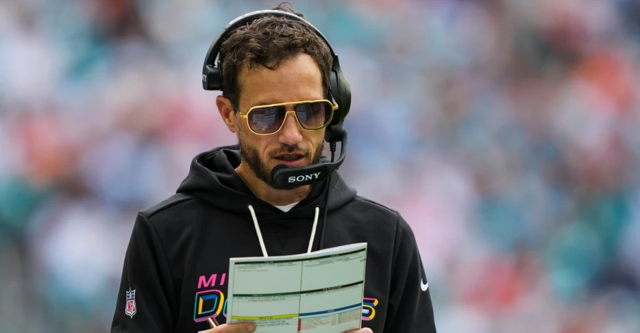 Miami Dolphins expected to keep HC Mike McDaniel; GM still undecided