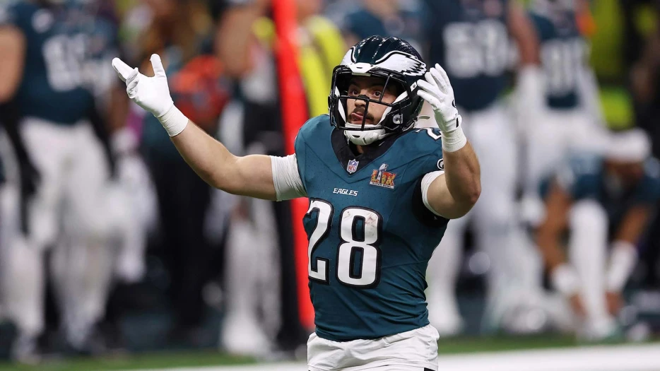 Opening kickoff fumble has Eagles fans fuming