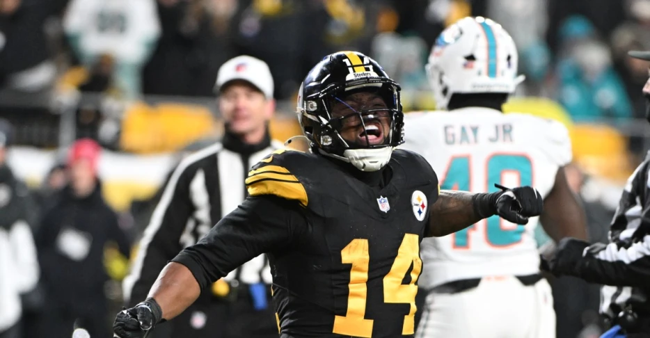 Steelers’ Kenneth Gainwell credits Aaron Rodgers for breakout season