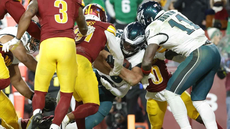 3 players ejected from Eagles-Commanders game after wild brawl