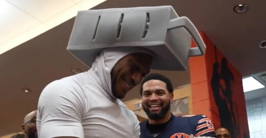 Bear &amp; Balanced: DJ Moore and the Bears Grate the Packers