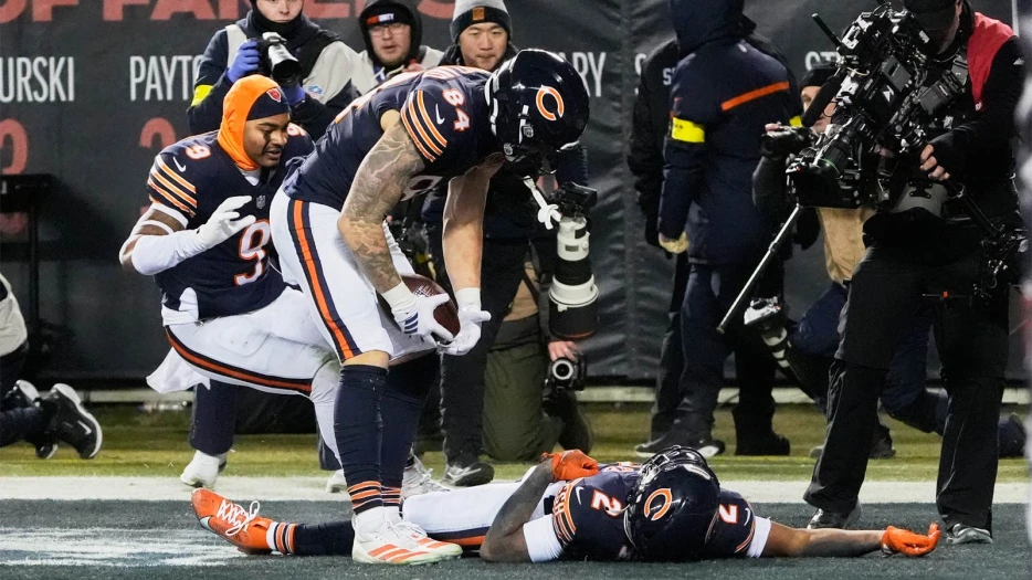 Bears’ DJ Moore drops mic after game-winning TD – ‘F the Packers always’