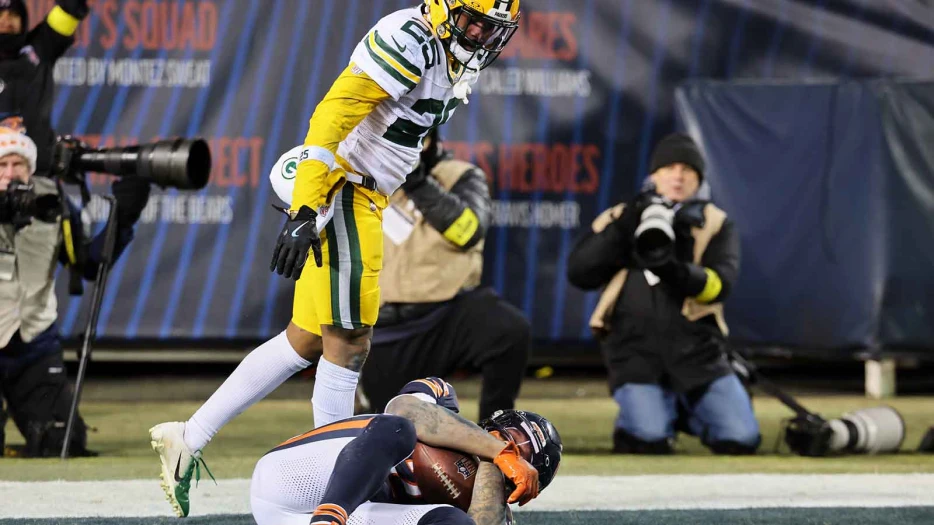 Bears fans erupt after all-time great comeback win over Packers