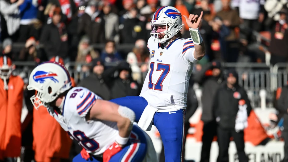 Bills QB Josh Allen suffers foot injury scare, but crisis averted after X-rays