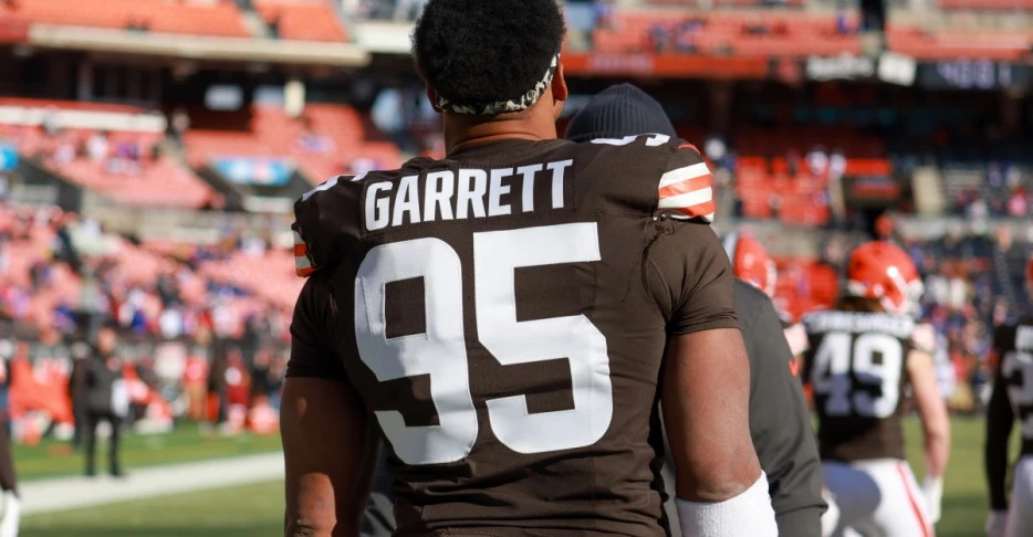 Browns vs Bills Week 16 matchup: Score, highlights, Shedeur Sanders, stats, Myles Garrett’s record chase, more