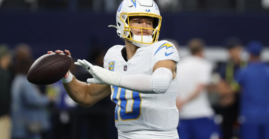 Chargers-Cowboys Live Game Recap: Herbert, Bolts need offensive wakeup vs. Dallas