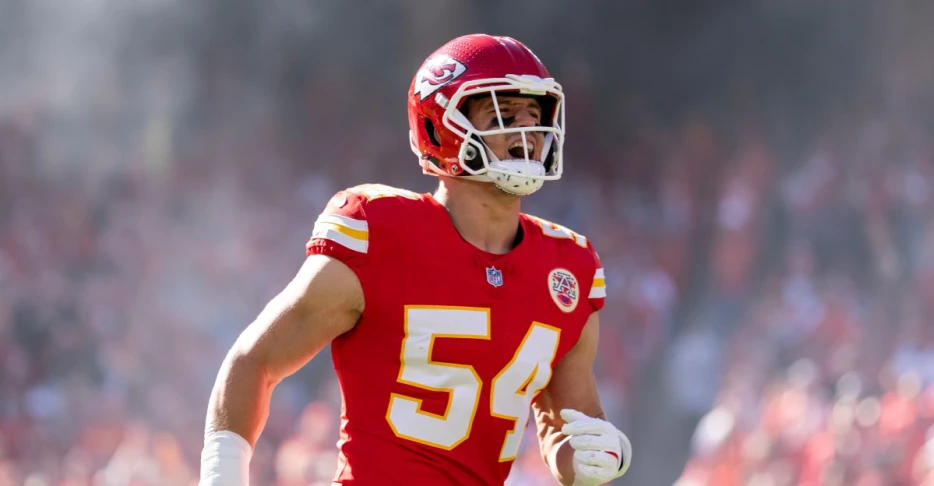 Chiefs make 8 roster moves before Sunday’s game against Titans