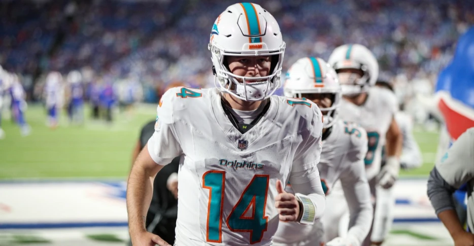 Fan confidence drops as Dolphins lose, make quarterback change