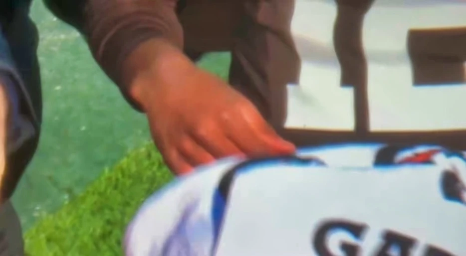 Horrifying New Close-Up Footage Shows Shedeur Sanders’ “Pinky Falling Off” After Suffering Gnarly Finger Injury vs. Bills [VIDEO]